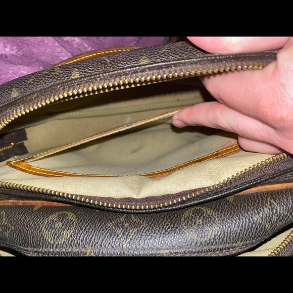 Louis Vuitton Hand-Painted - Fringed Boho – New Vintage Handbags Vintage Boho Bags AUTHENTIC VINTAGE Louis Vuitton